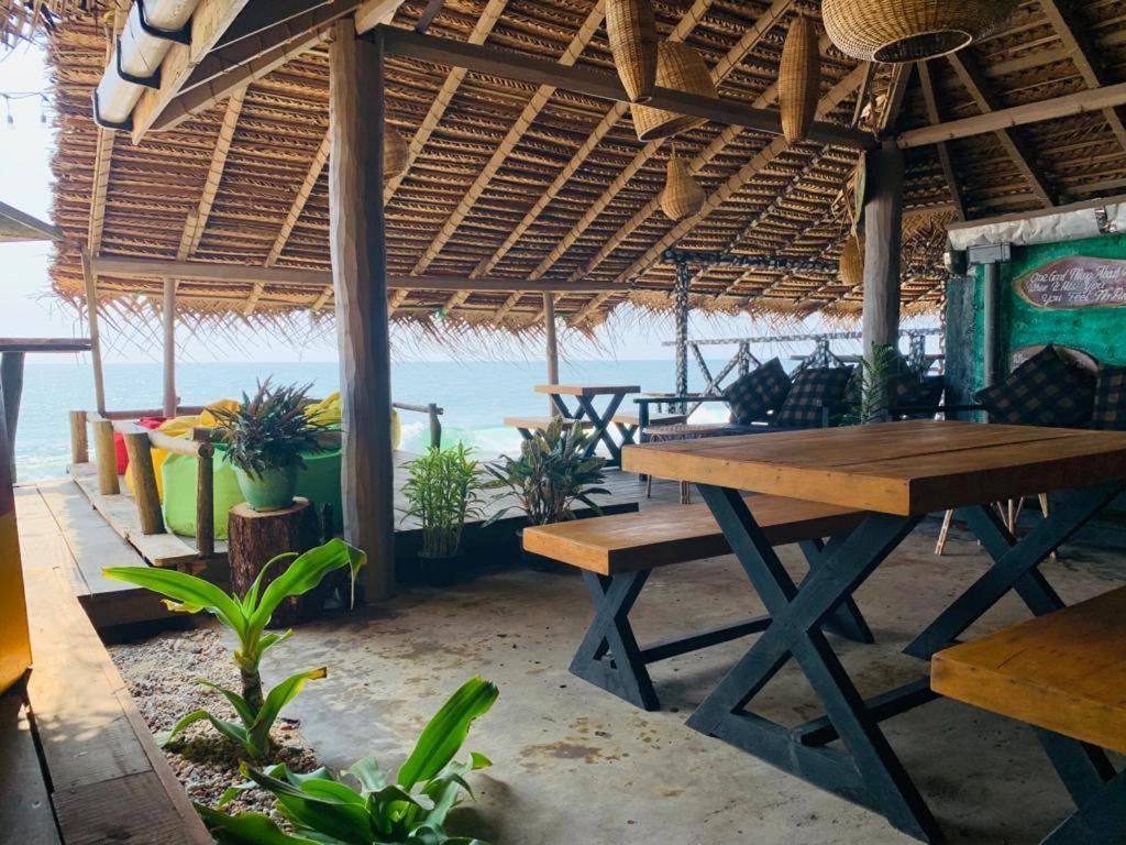 Backpack Beach Hostel & Reggae Bar Bussa المظهر الخارجي الصورة