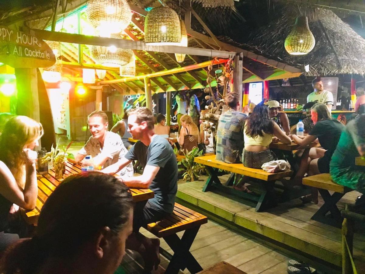 Backpack Beach Hostel & Reggae Bar Bussa المظهر الخارجي الصورة