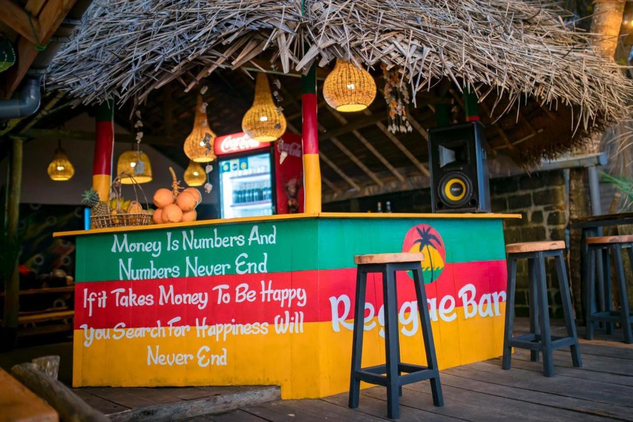 Backpack Beach Hostel & Reggae Bar Bussa المظهر الخارجي الصورة