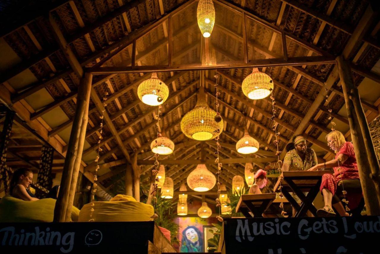 Backpack Beach Hostel & Reggae Bar Bussa المظهر الخارجي الصورة