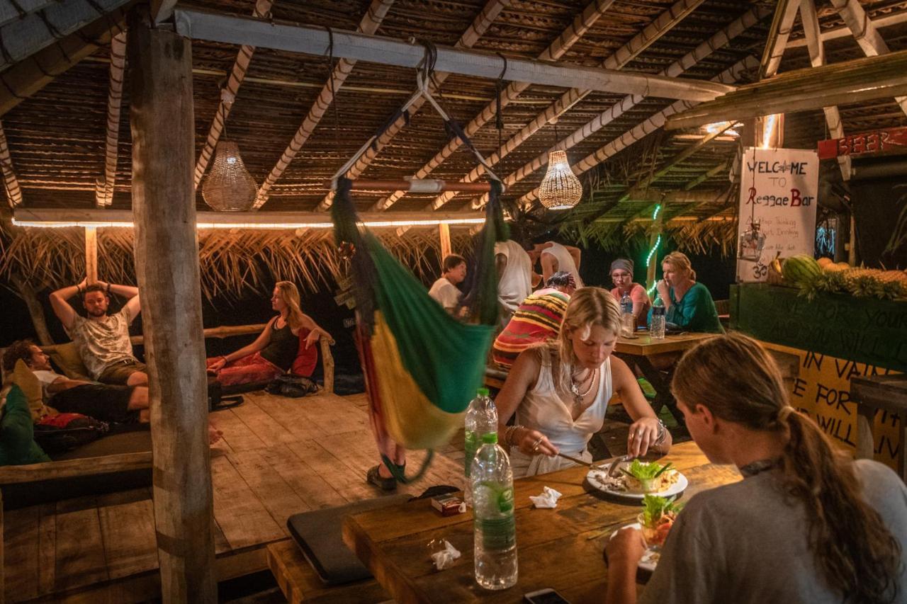 Backpack Beach Hostel & Reggae Bar Bussa المظهر الخارجي الصورة